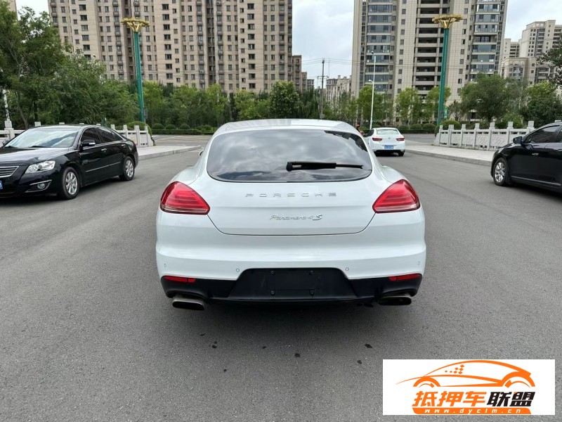  14年保時捷帕納梅拉跑車 