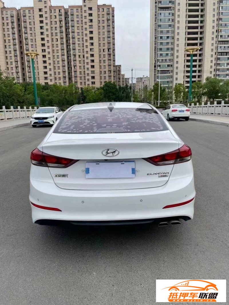  18年現(xiàn)代領(lǐng)動轎車 