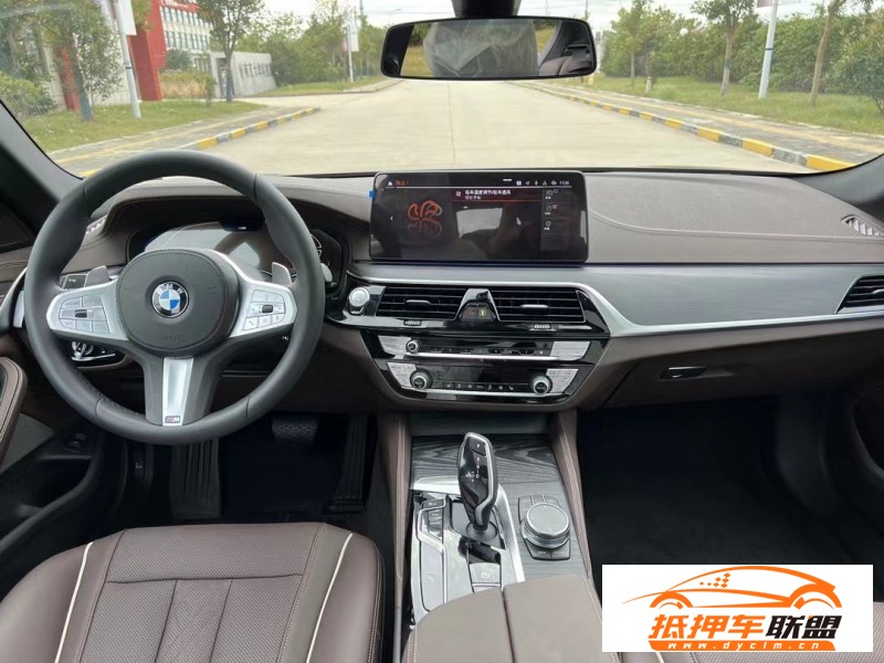  23年寶馬5系轎車 