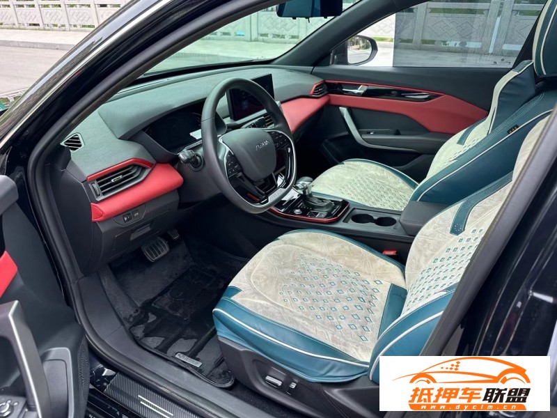  22年?yáng)|風(fēng)風(fēng)神奕炫轎車(chē) 