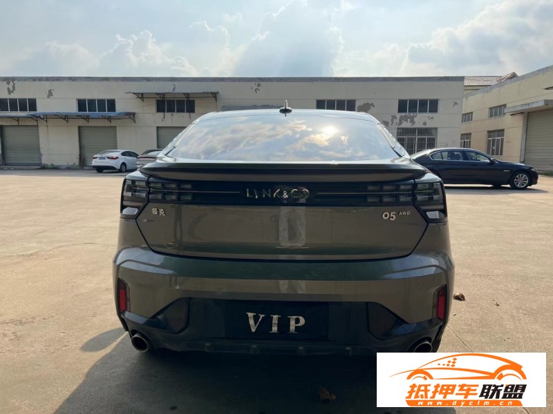  20年領(lǐng)克05轎車 