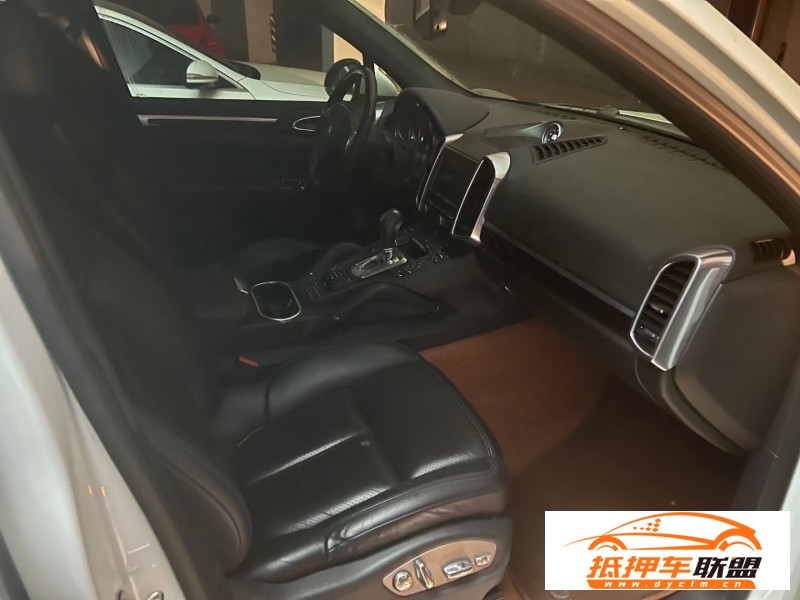  13年保時捷卡宴SUV 