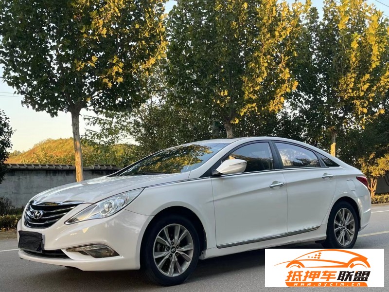  16年現(xiàn)代索納塔轎車 