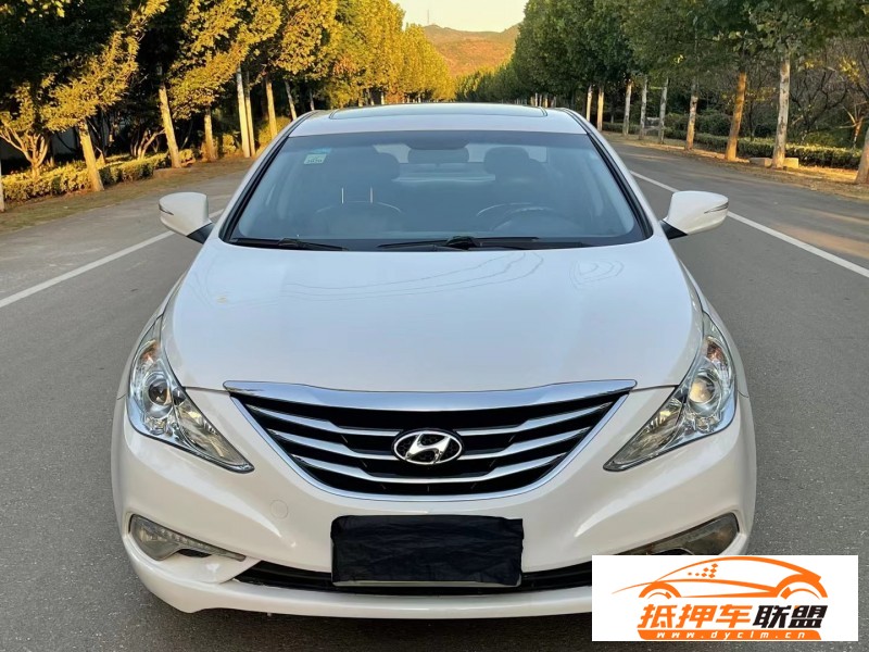  16年現(xiàn)代索納塔轎車 