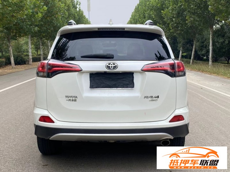  17年豐田RAV4轎車 