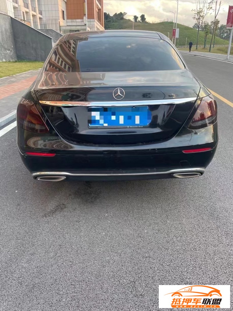  18年奔馳E轎車 