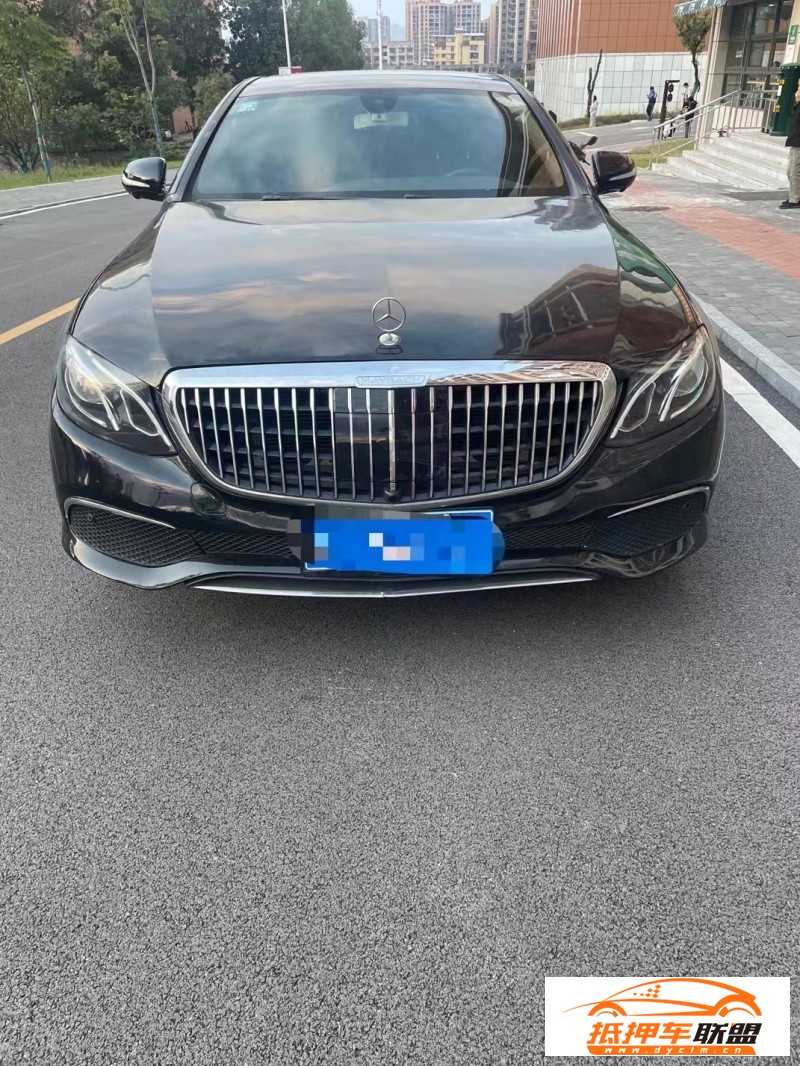  18年奔馳E轎車 