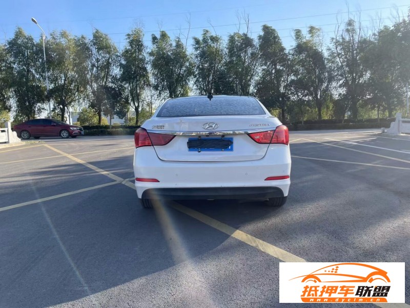  17年現(xiàn)代名圖轎車 
