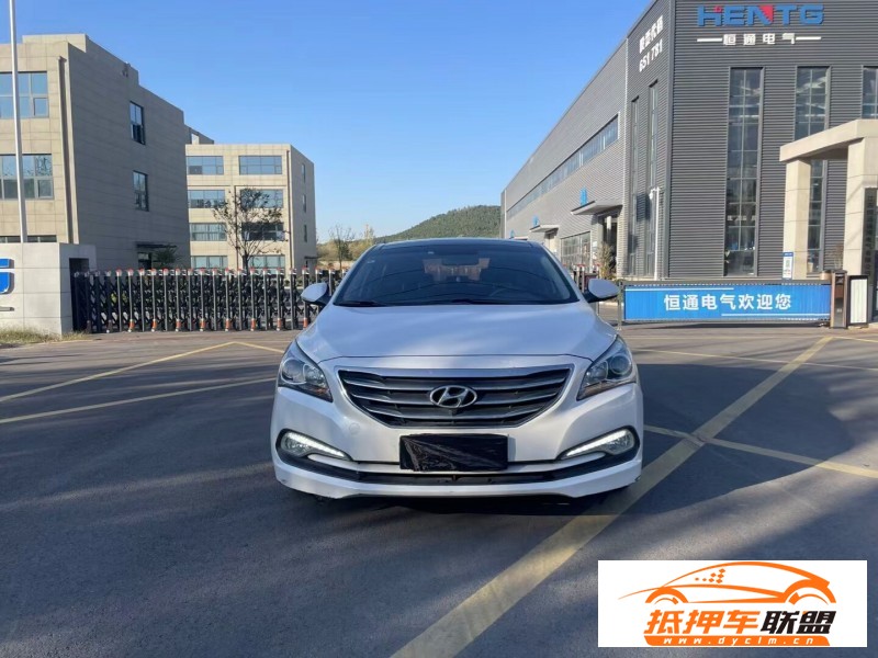  17年現(xiàn)代名圖轎車 