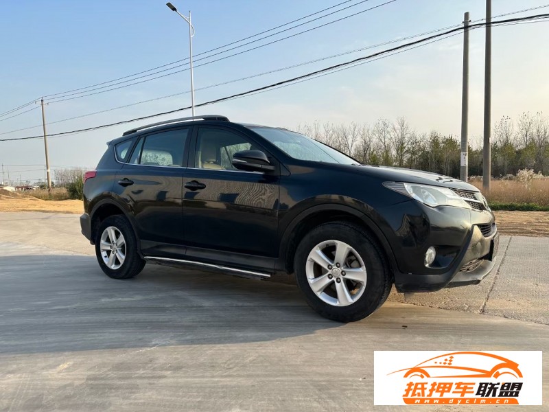  14年豐田RAV4轎車 