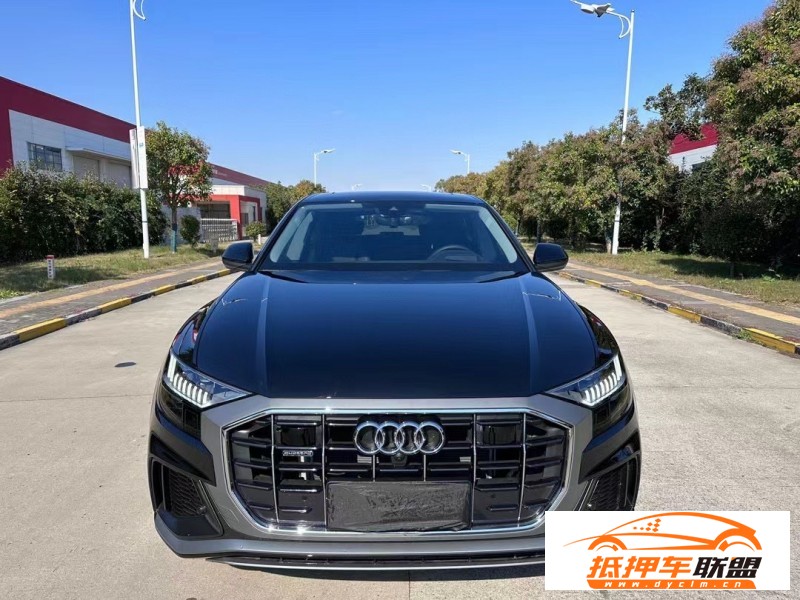  23年奧迪Q8轎車 