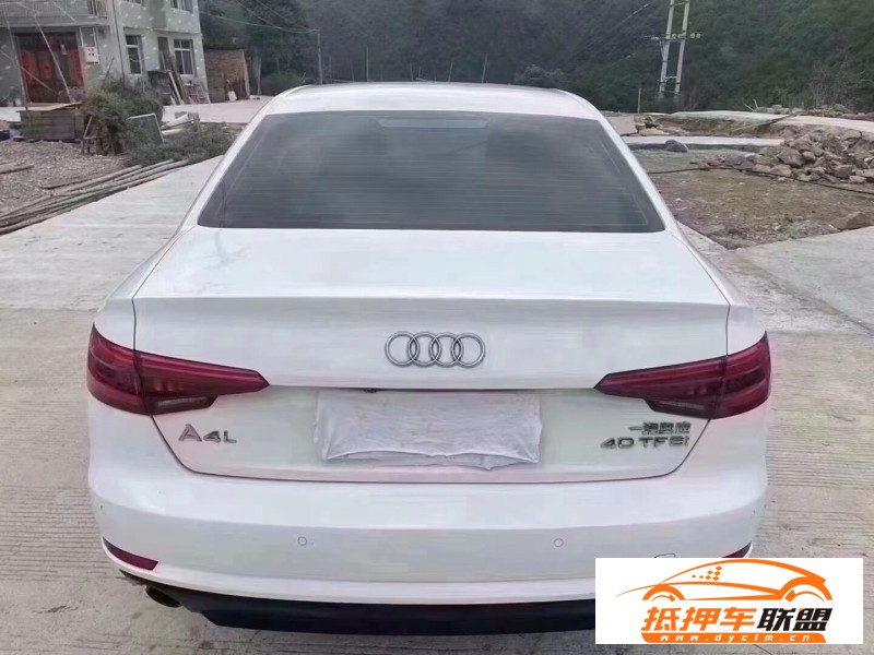  17年奧迪A4L轎車 