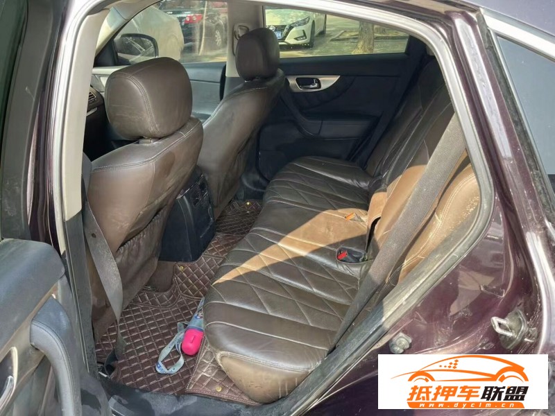  11年英菲尼迪FX35轎車 