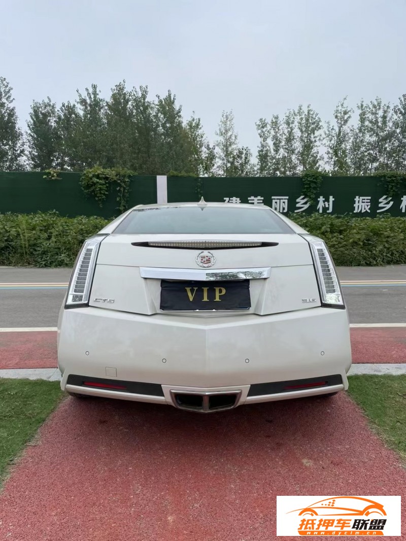  13年凱迪拉克CTS轎車 