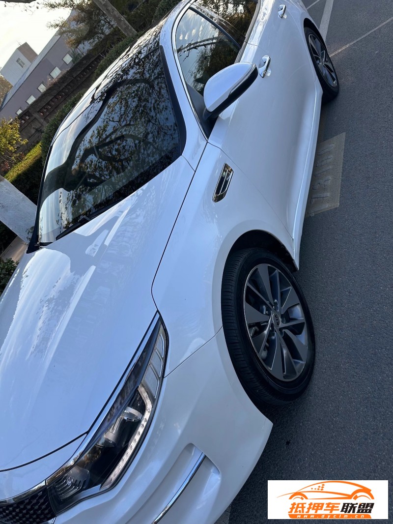  18年起亞K5轎車 