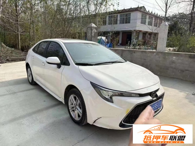  22年豐田雷凌轎車 