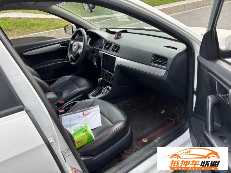  16年大眾朗逸轎車 