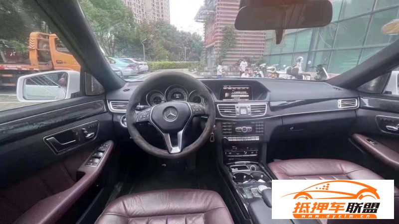  14年奔馳E轎車 