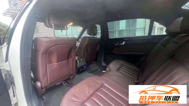 14年奔馳E轎車 