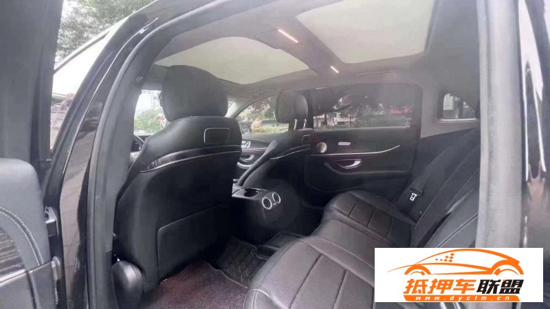  20年奔馳E轎車 