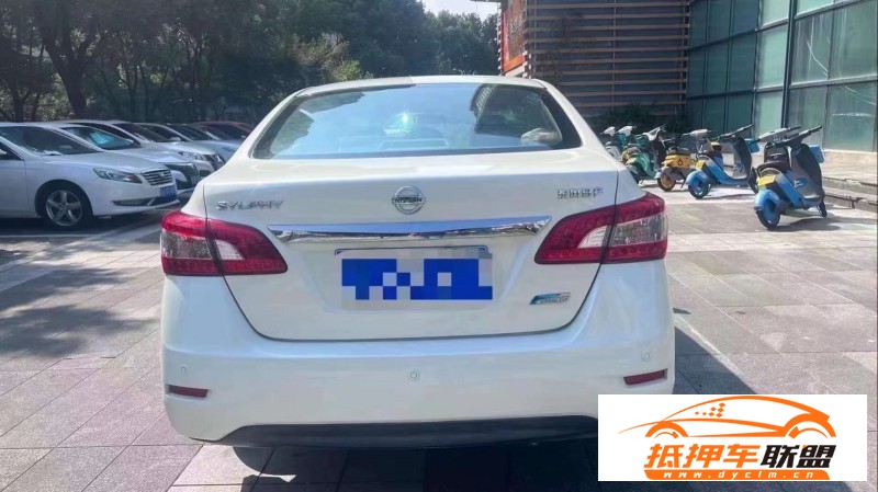  15年日產(chǎn)軒逸轎車 