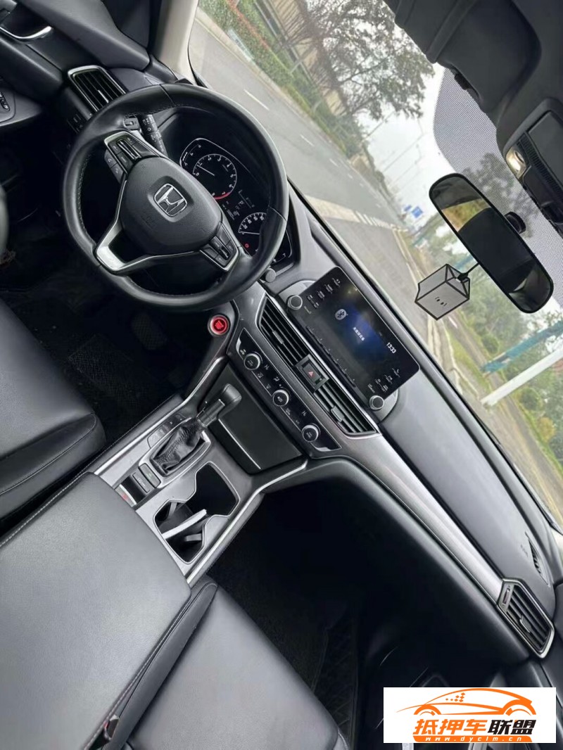  18年本田雅閣轎車 