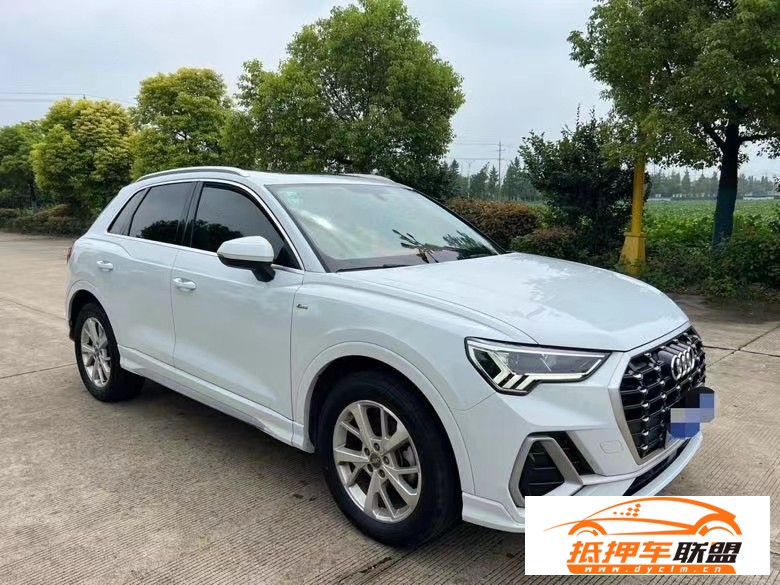  19年奧迪Q3轎車 