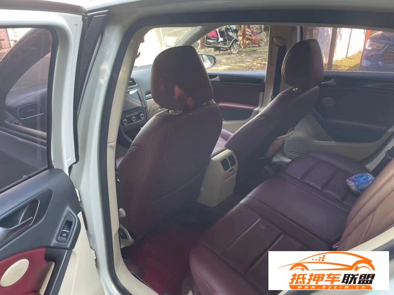  13年大眾高爾夫轎車 