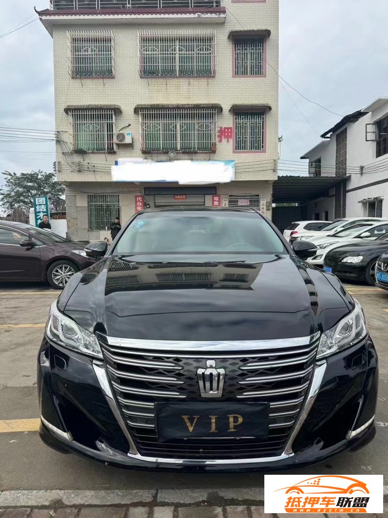 18年豐田皇冠轎車 