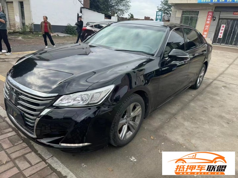  18年豐田皇冠轎車 