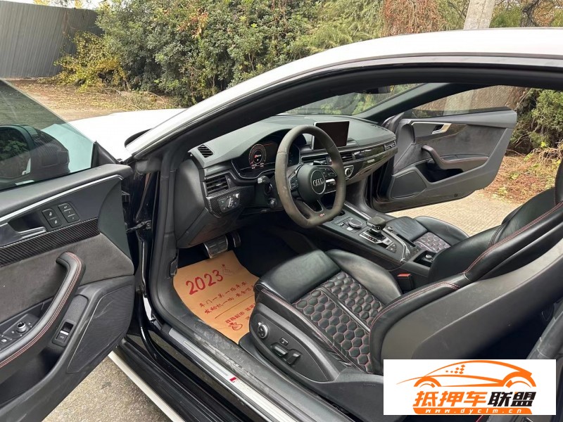  19年奧迪RS 5轎車 