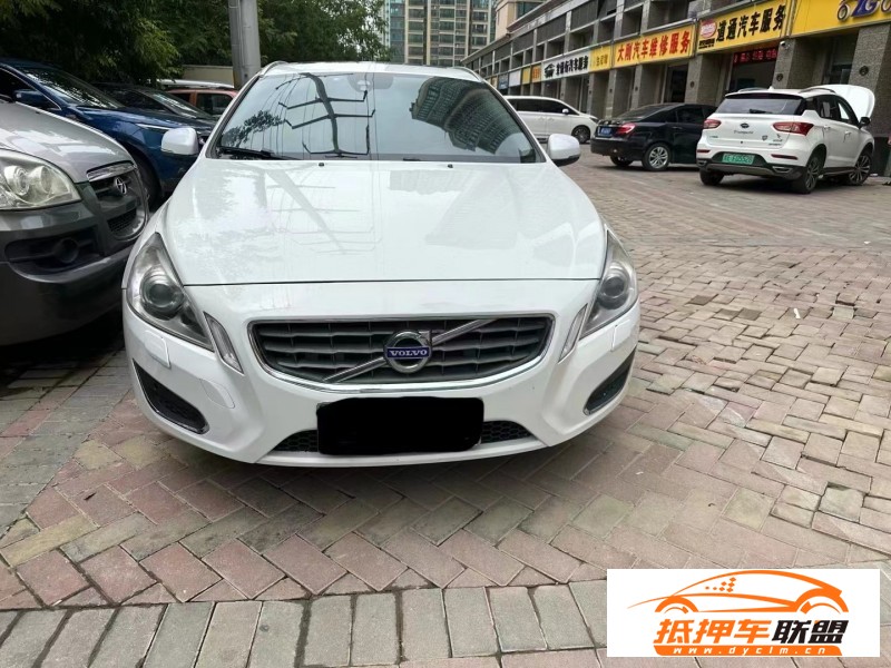  13年沃爾沃V60轎車 
