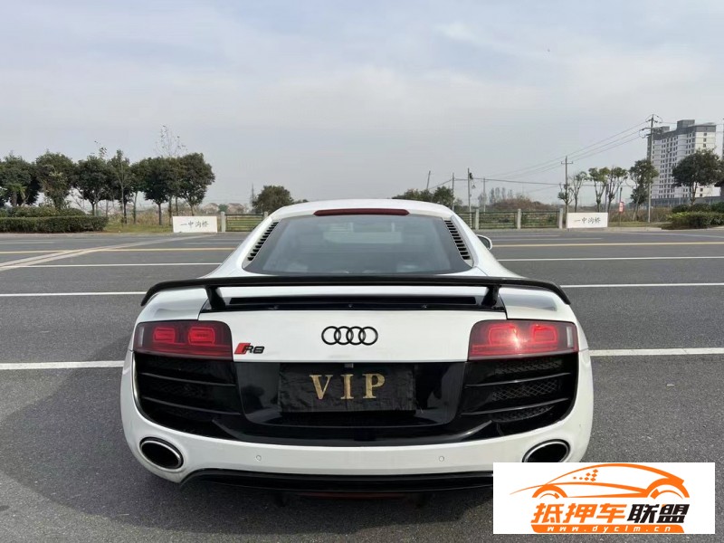  11年奧迪R8轎車 