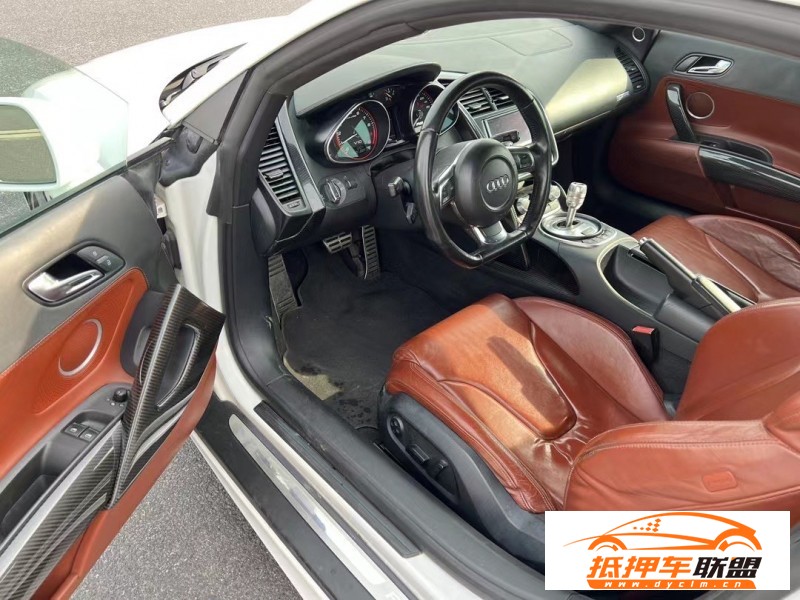  11年奧迪R8轎車 