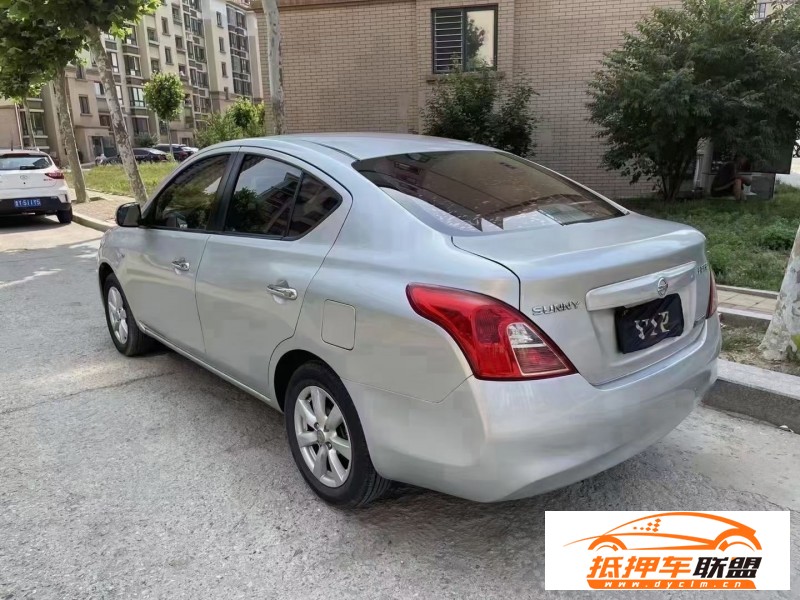  13年日產(chǎn)陽光轎車 