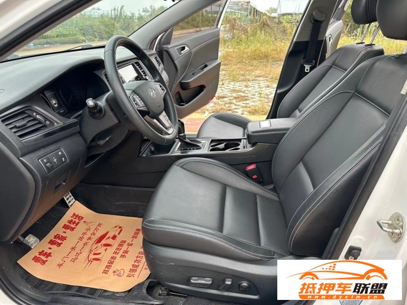  17年現(xiàn)代名圖轎車 