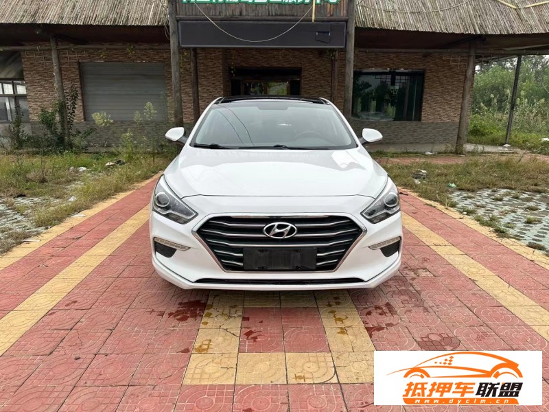  17年現(xiàn)代名圖轎車 