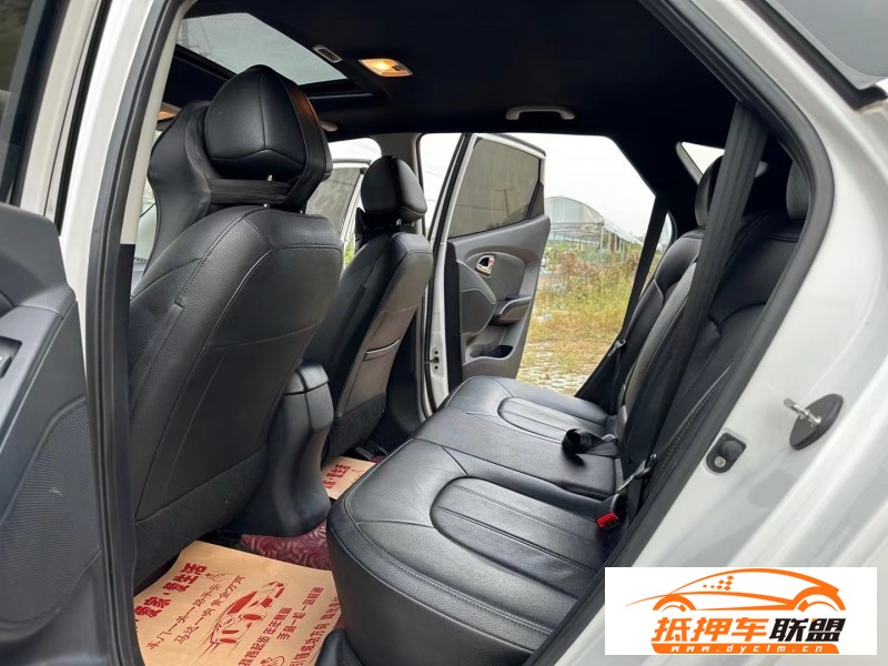  16年現(xiàn)代ix35SUV 