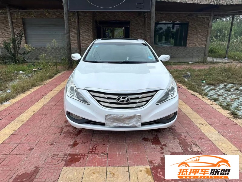  13年現(xiàn)代索納塔轎車 