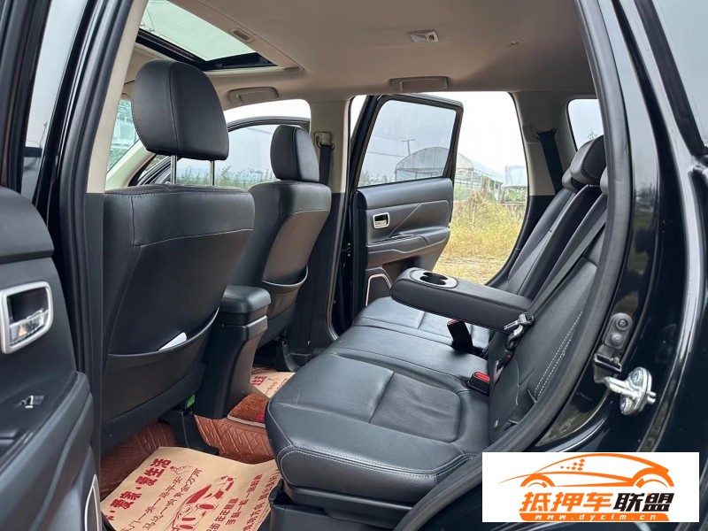  18年三菱歐藍(lán)德SUV 