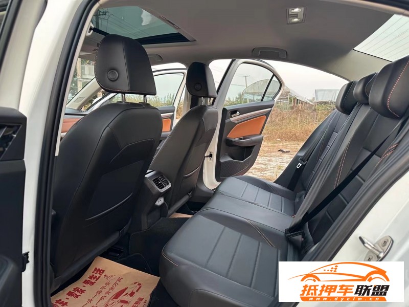  23年大眾寶來轎車 