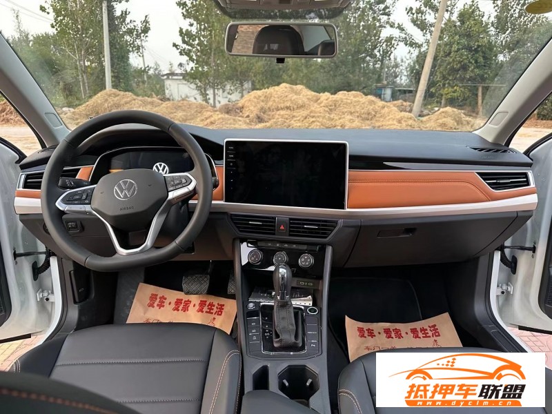  23年大眾寶來轎車 