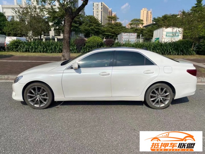  17年豐田銳志轎車 