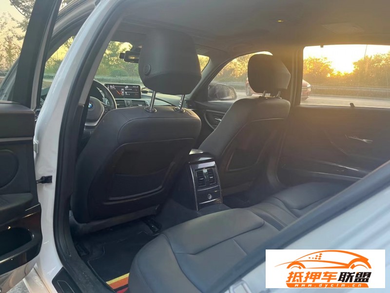 17年寶馬3系轎車(chē) 