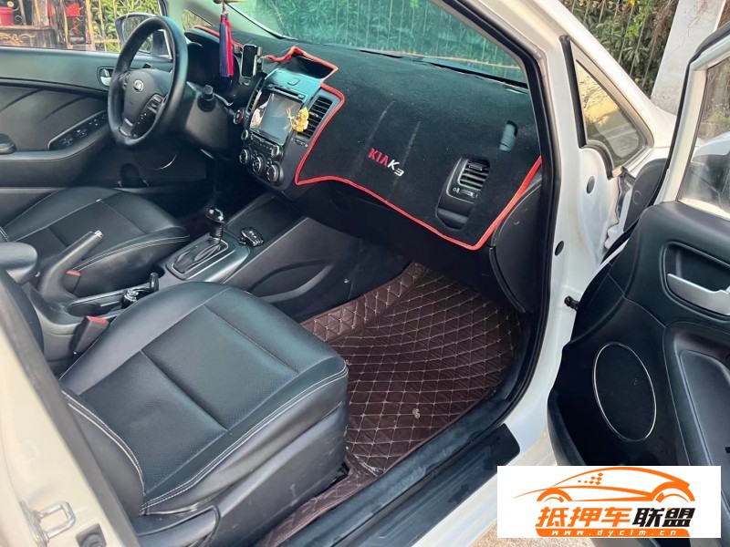 15年起亞K3轎車 