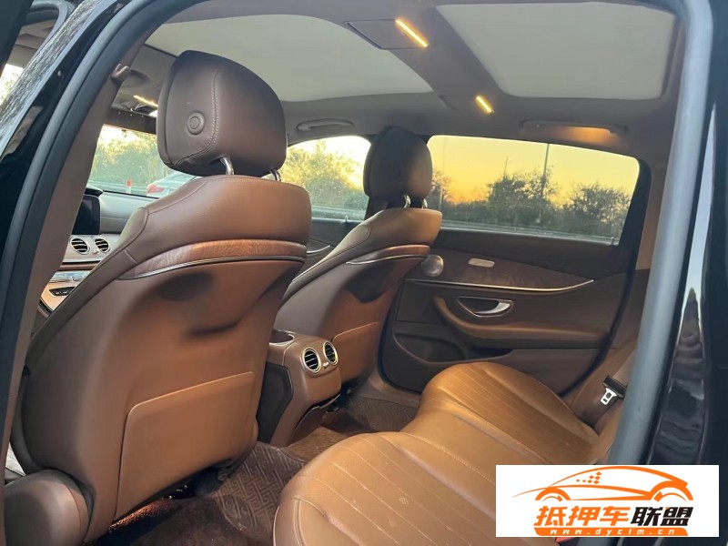  20年奔馳E轎車 