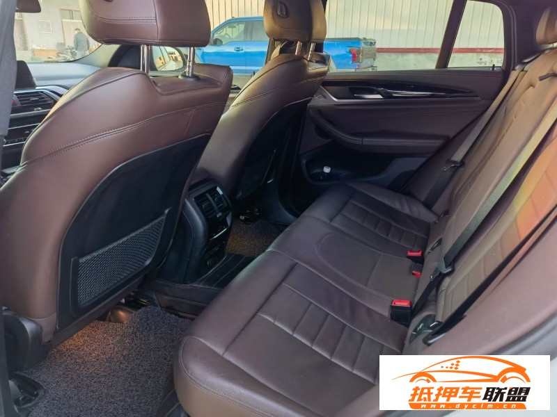  19年寶馬X4轎車 