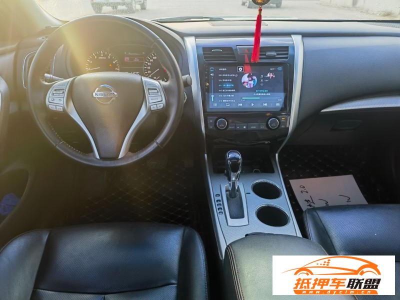  18年日產(chǎn)天籟轎車 
