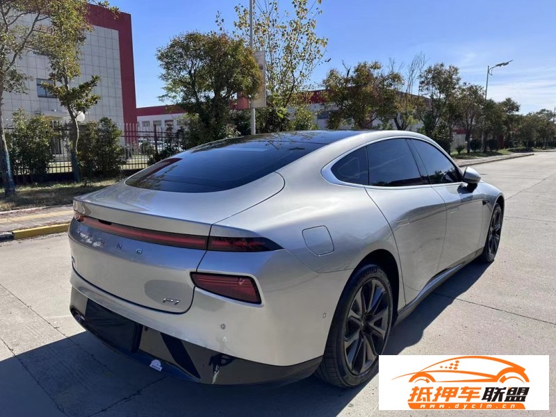  21年小鵬汽車P7轎車 
