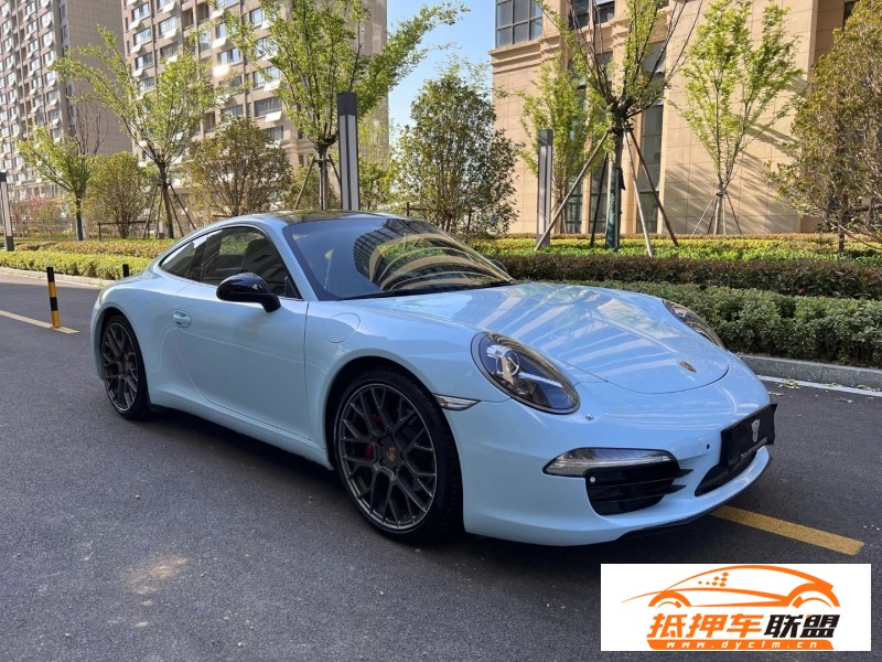  13年保時(shí)捷911轎車 